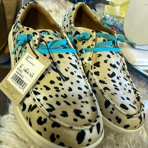 Ariat Women's Spotted Flats with Blue Laces